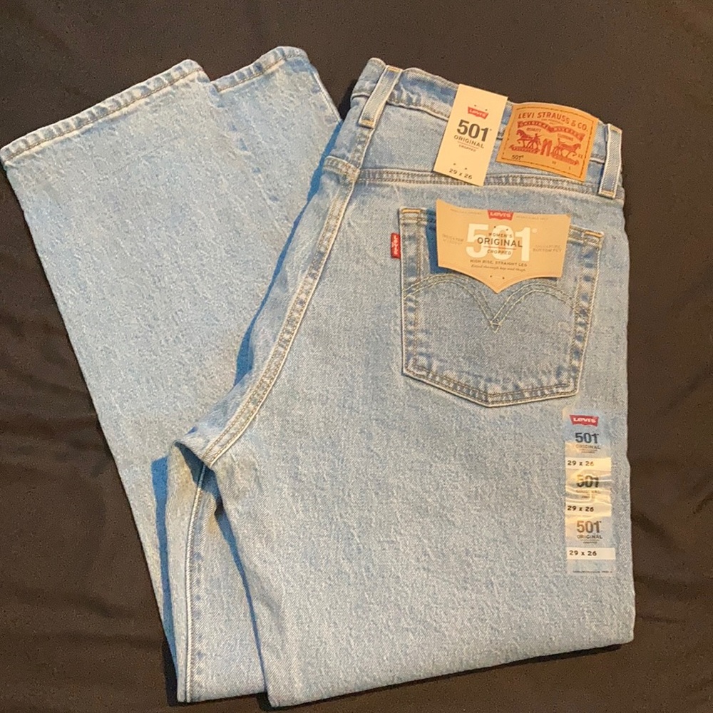 Women’s Levi’s 501 original cropped size 29x26